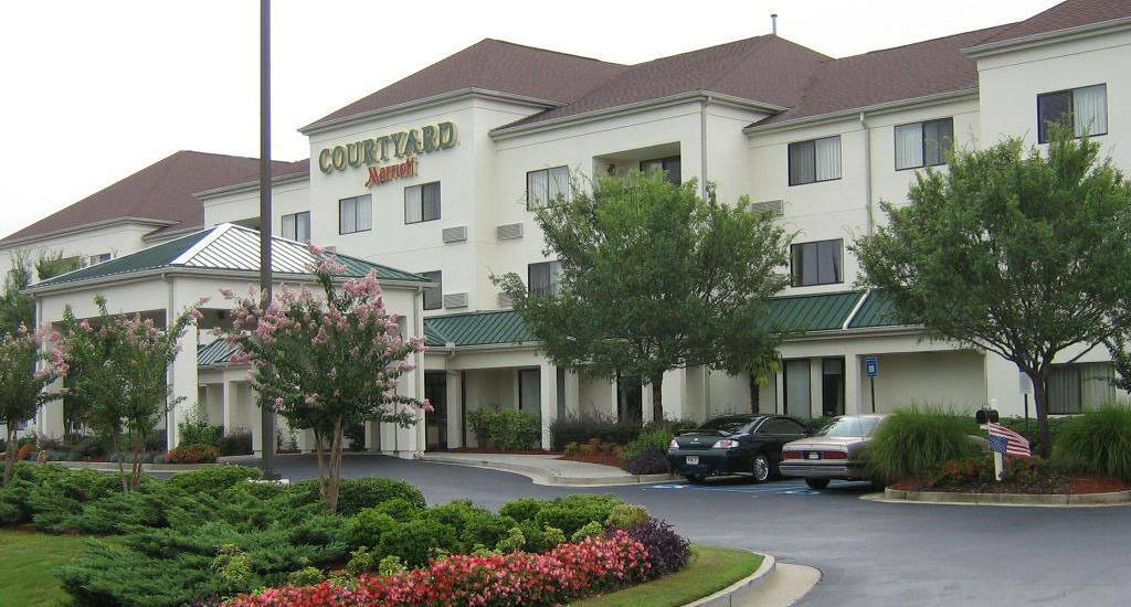 Courtyard Atlanta Suwanee Hotel Exterior photo